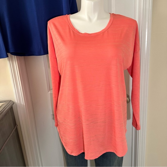 *Set of 2* Eddie Bauer long sleeve tops. Size XL long sleeve tops. - Picture 2 of 11